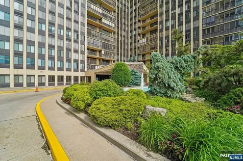 200 Winston Cliffside Park NJ 07010