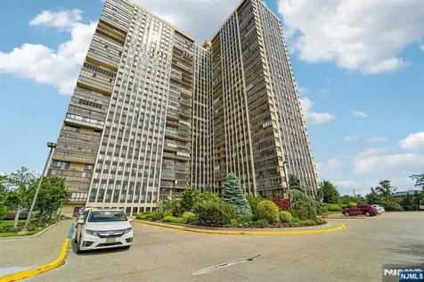 200 Winston Cliffside Park NJ 07010