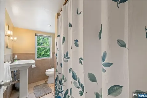 9 Leopold Terrace Clifton NJ 07011
