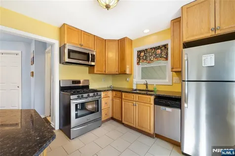 9 Leopold Terrace Clifton NJ 07011