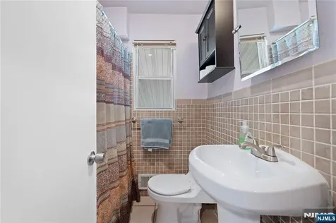 9 Leopold Terrace Clifton NJ 07011