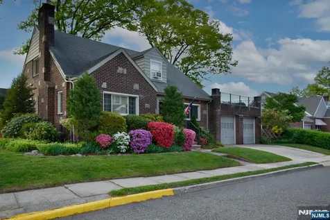585 Monroe Place Ridgefield NJ 07657