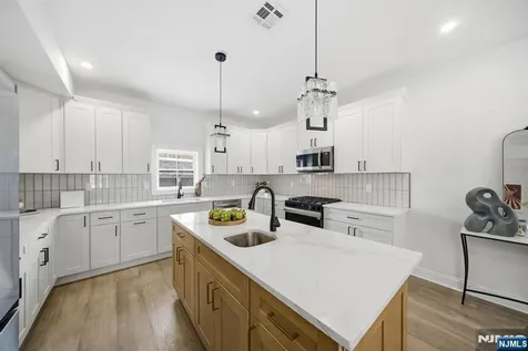 28 1/2 Irving Street Montclair NJ 07042
