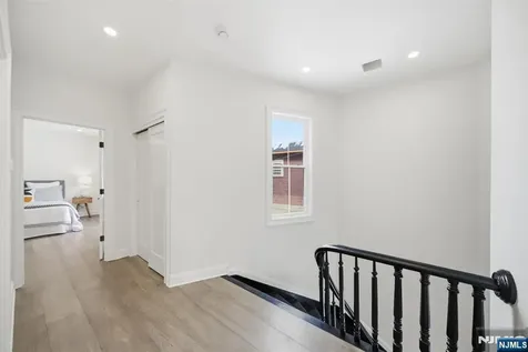 28 1/2 Irving Street Montclair NJ 07042
