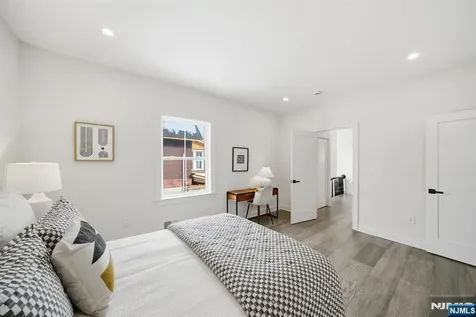 28 1/2 Irving Street Montclair NJ 07042