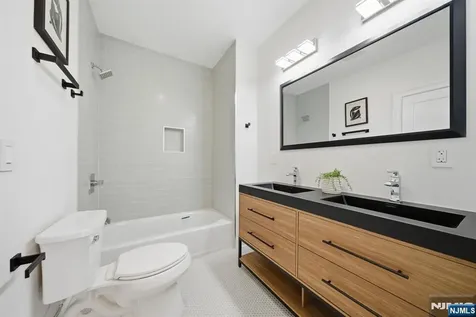 28 1/2 Irving Street Montclair NJ 07042