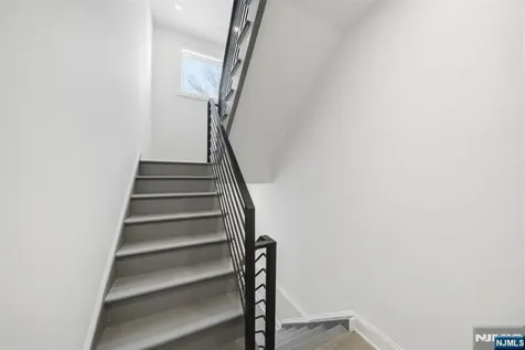 28 1/2 Irving Street Montclair NJ 07042