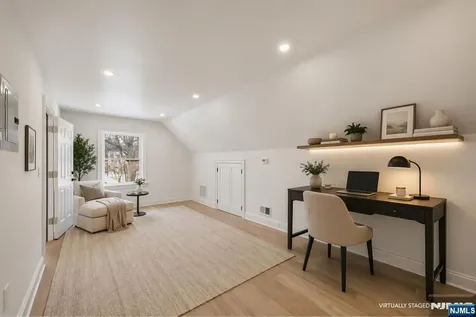 28 1/2 Irving Street Montclair NJ 07042