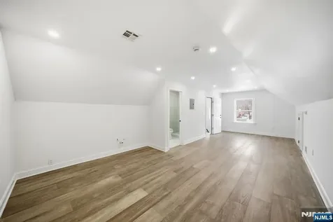 28 1/2 Irving Street Montclair NJ 07042