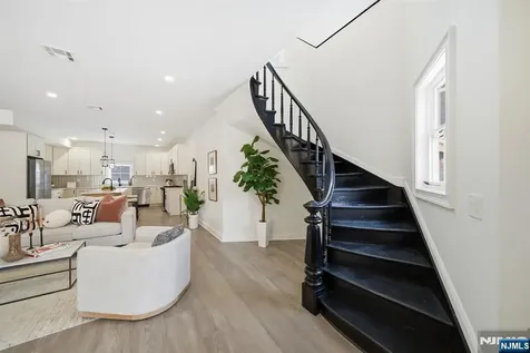 28 1/2 Irving Street Montclair NJ 07042
