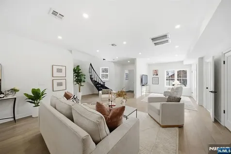 28 1/2 Irving Street Montclair NJ 07042
