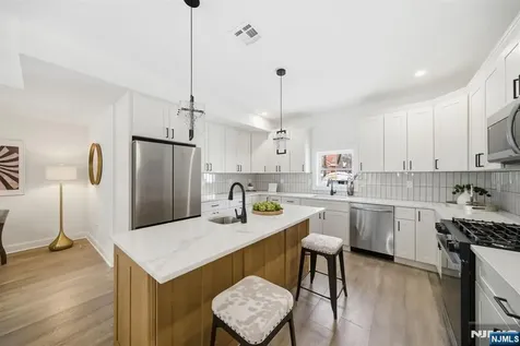 28 1/2 Irving Street Montclair NJ 07042