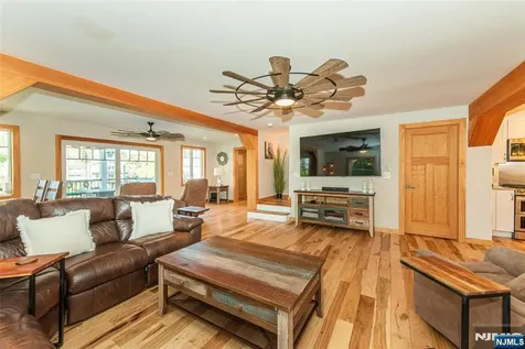 393 Lakeview Avenue Ringwood NJ 07456