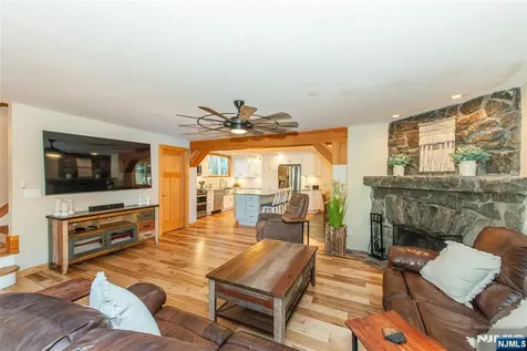 393 Lakeview Avenue Ringwood NJ 07456