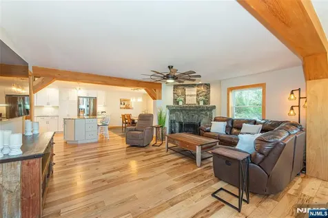 393 Lakeview Avenue Ringwood NJ 07456