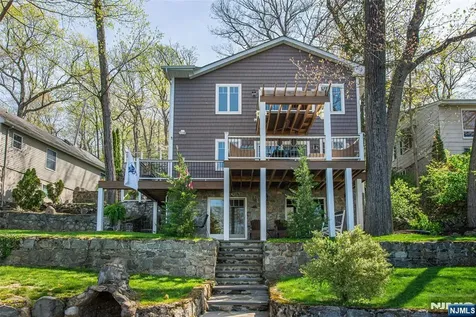 393 Lakeview Avenue Ringwood NJ 07456