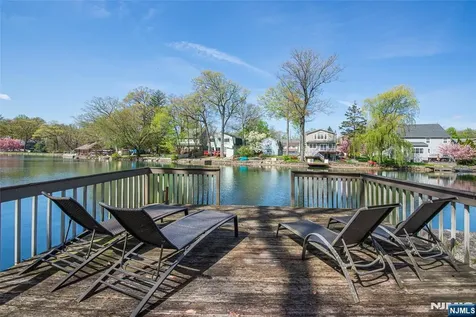 393 Lakeview Avenue Ringwood NJ 07456