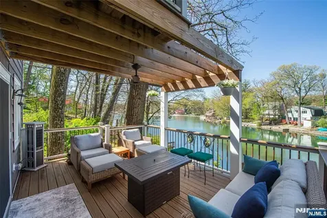393 Lakeview Avenue Ringwood NJ 07456