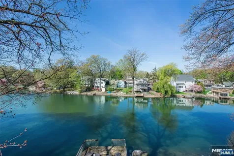 393 Lakeview Avenue Ringwood NJ 07456