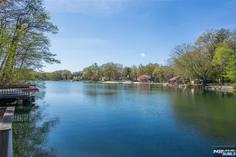 393 Lakeview Avenue Ringwood NJ 07456