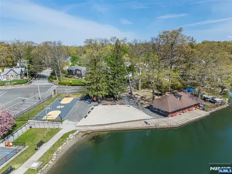 393 Lakeview Avenue Ringwood NJ 07456
