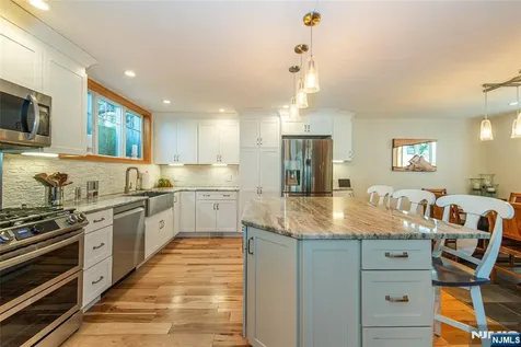 393 Lakeview Avenue Ringwood NJ 07456