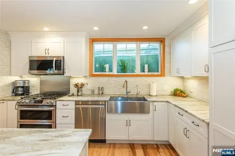 393 Lakeview Avenue Ringwood NJ 07456