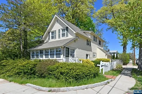 33 Parkway Maywood NJ 07607