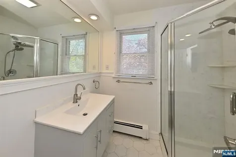 33 Parkway Maywood NJ 07607