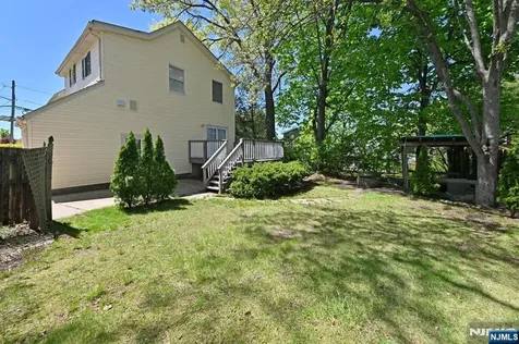 33 Parkway Maywood NJ 07607