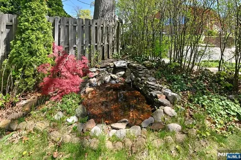 33 Parkway Maywood NJ 07607