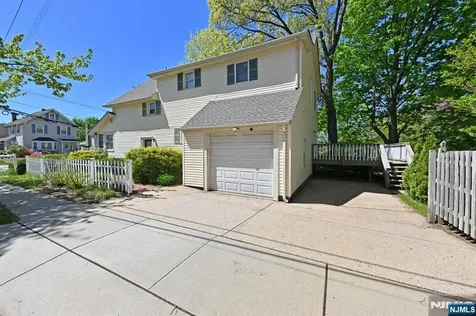 33 Parkway Maywood NJ 07607