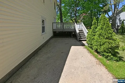 33 Parkway Maywood NJ 07607