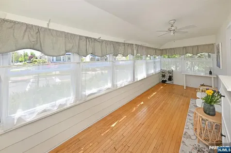 33 Parkway Maywood NJ 07607