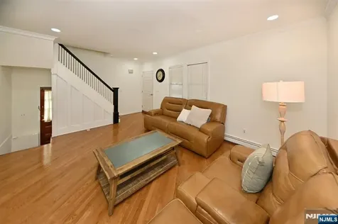 33 Parkway Maywood NJ 07607