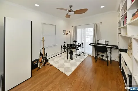33 Parkway Maywood NJ 07607