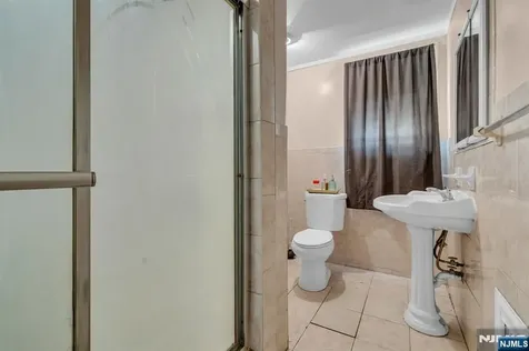 297 Hamilton Place Hackensack NJ 07601