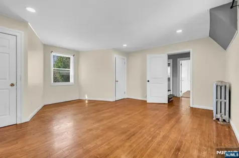 297 Hamilton Place Hackensack NJ 07601