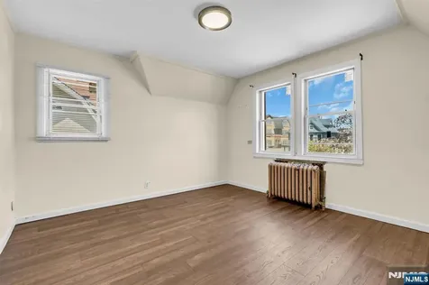 297 Hamilton Place Hackensack NJ 07601