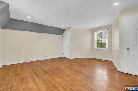 297 Hamilton Place Hackensack NJ 07601