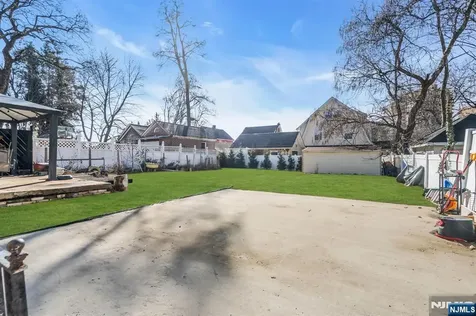 297 Hamilton Place Hackensack NJ 07601