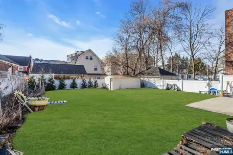 297 Hamilton Place Hackensack NJ 07601
