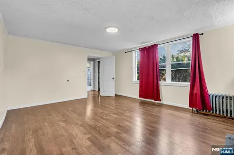 297 Hamilton Place Hackensack NJ 07601