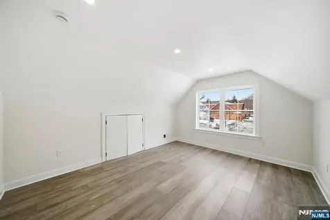 28 Irving Street Montclair NJ 07042