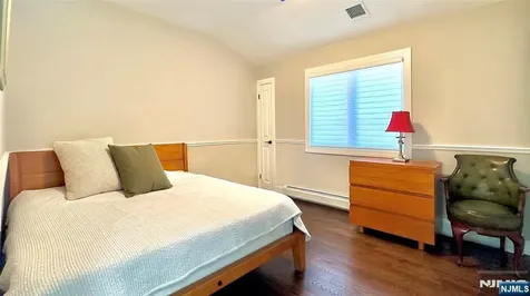 330 8th Street Palisades Park NJ 07650