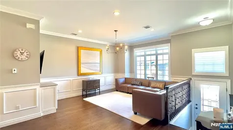 330 8th Street Palisades Park NJ 07650