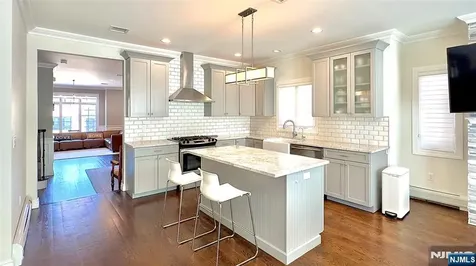 330 8th Street Palisades Park NJ 07650