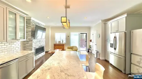 330 8th Street Palisades Park NJ 07650