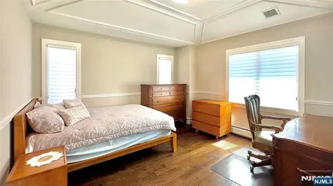 330 8th Street Palisades Park NJ 07650