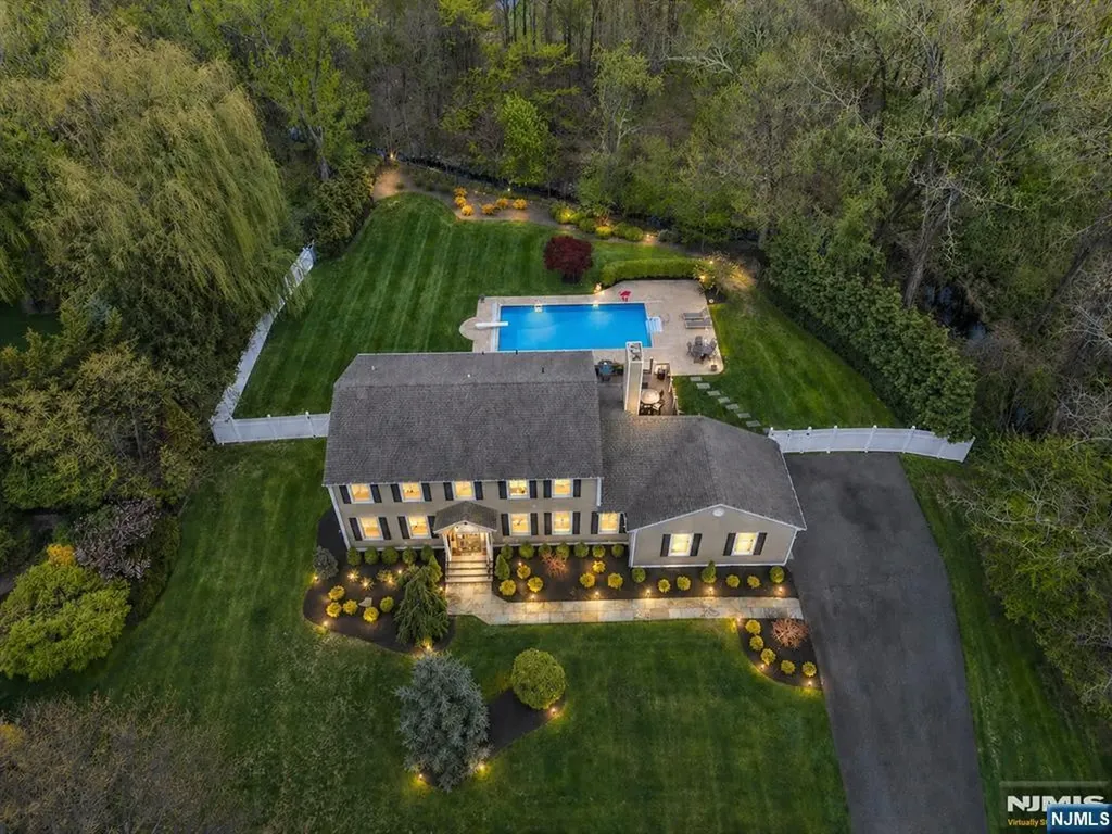 19 Blueberry Court Mahwah NJ 07430